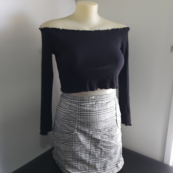 Aus L H&M Divided Black Ribbed Off Shoulder Long Sleeve Crop Top - Picture 5 of 16